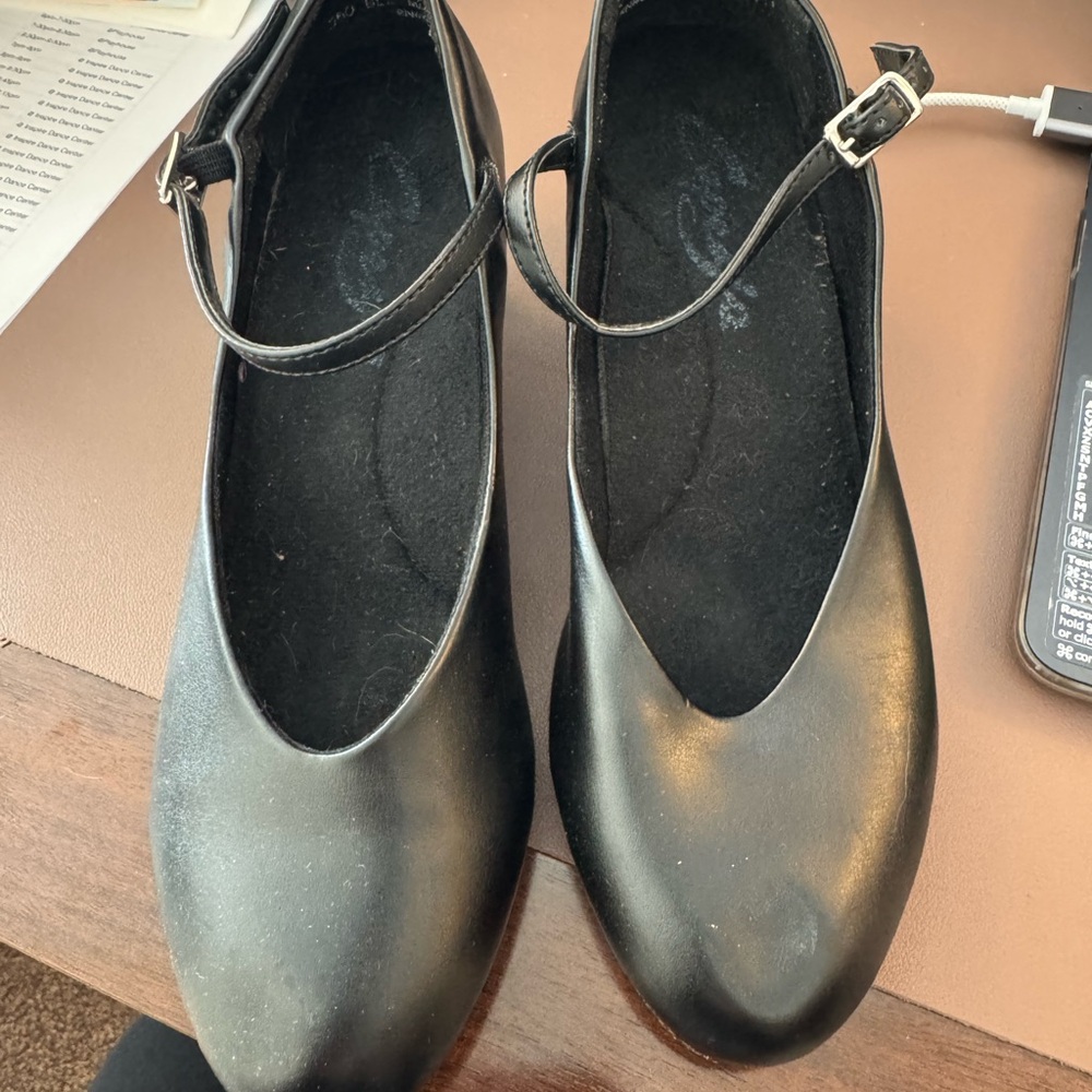 Capezio Black 1 inch heel Character Shoes. Size 8M
